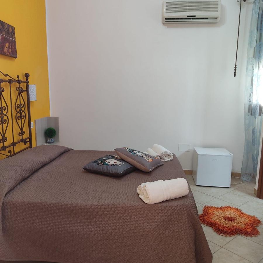Villa Dolce Vita Rooms 卡斯泰卢佐 外观 照片