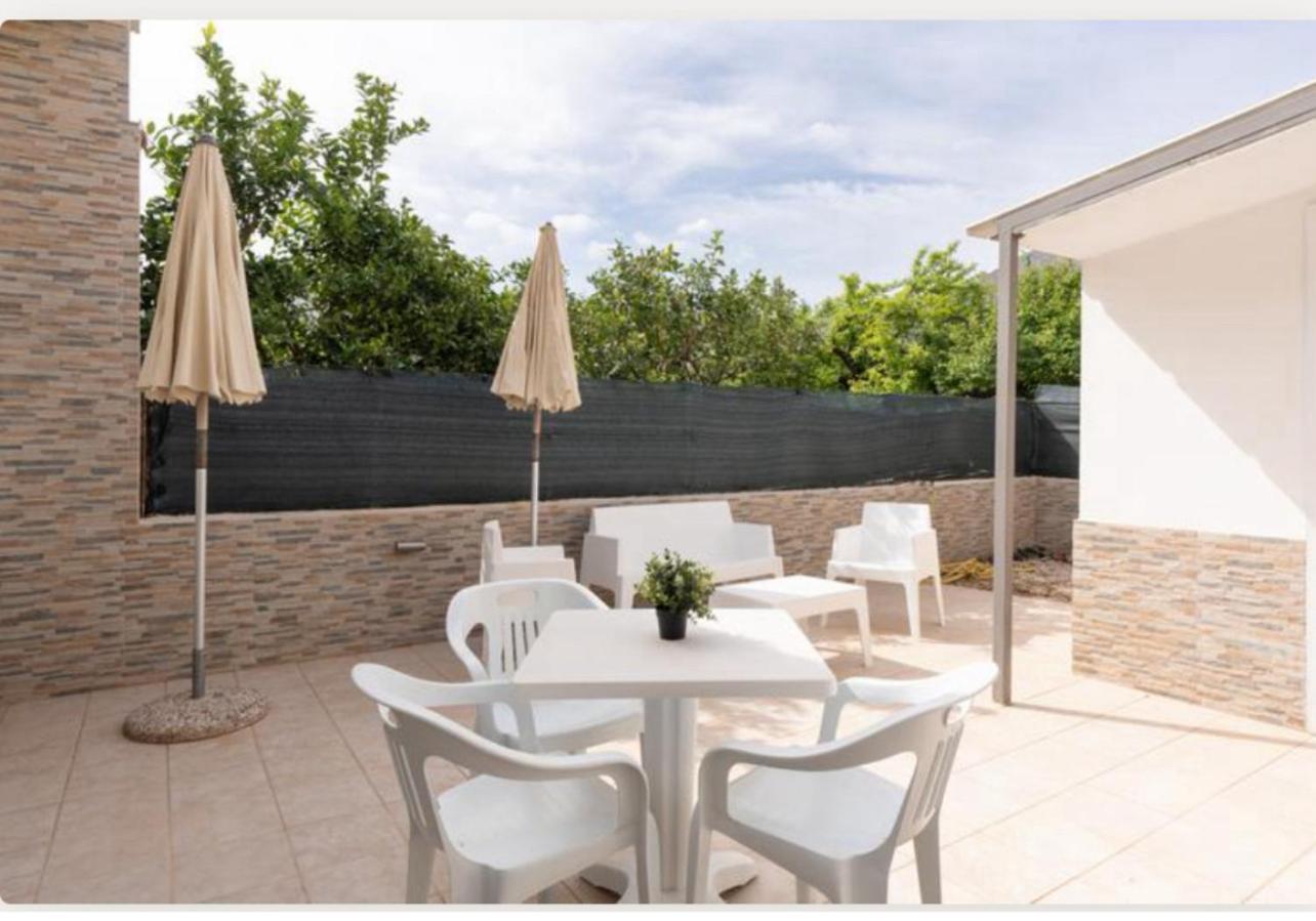 Villa Dolce Vita Rooms 卡斯泰卢佐 外观 照片