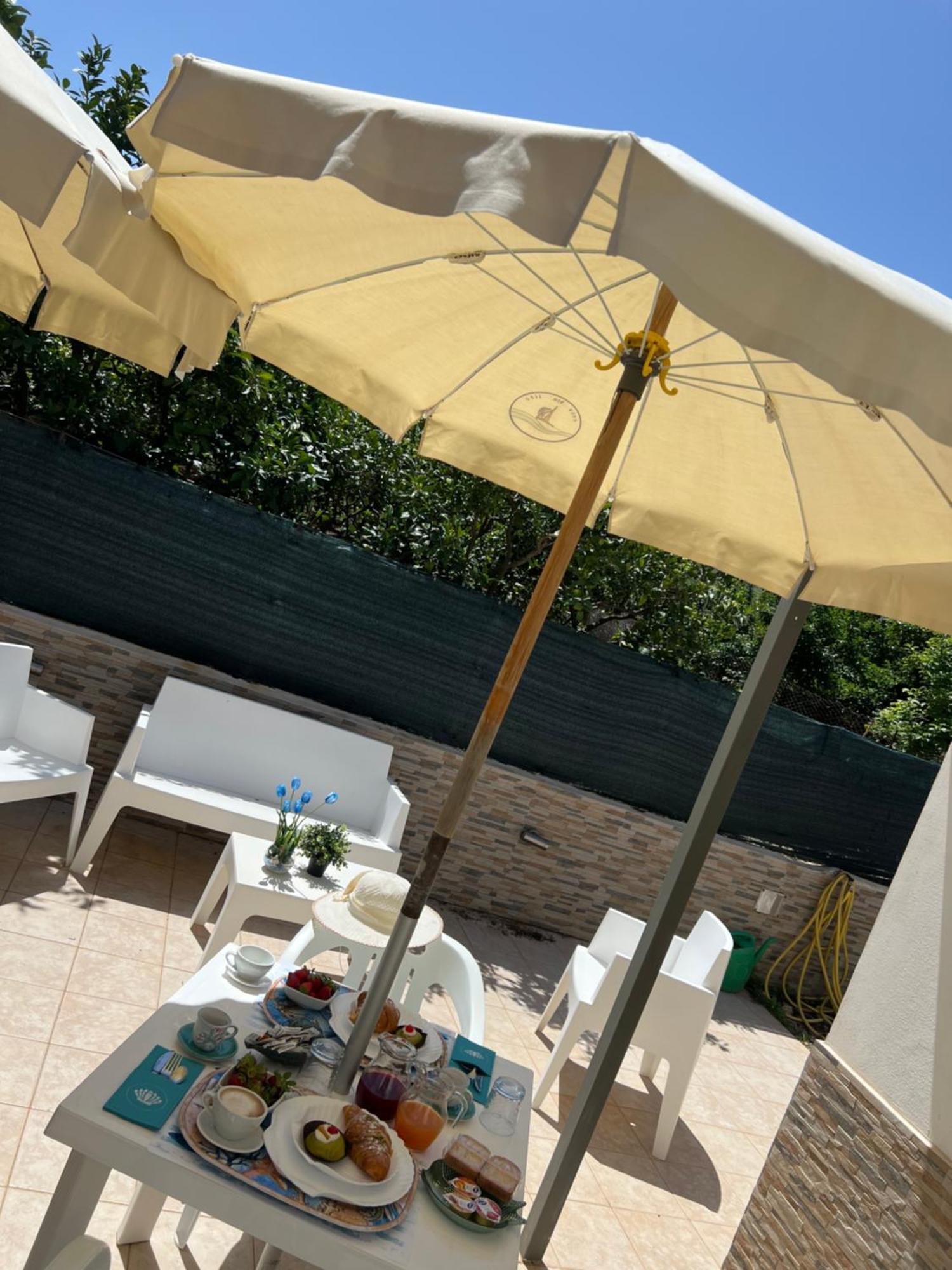 Villa Dolce Vita Rooms 卡斯泰卢佐 外观 照片