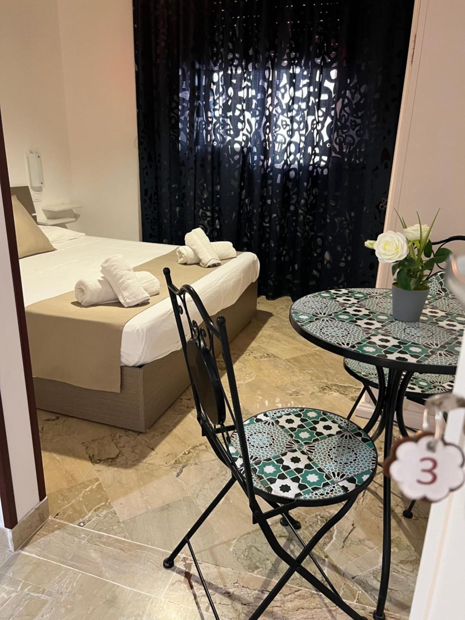 Villa Dolce Vita Rooms 卡斯泰卢佐 外观 照片
