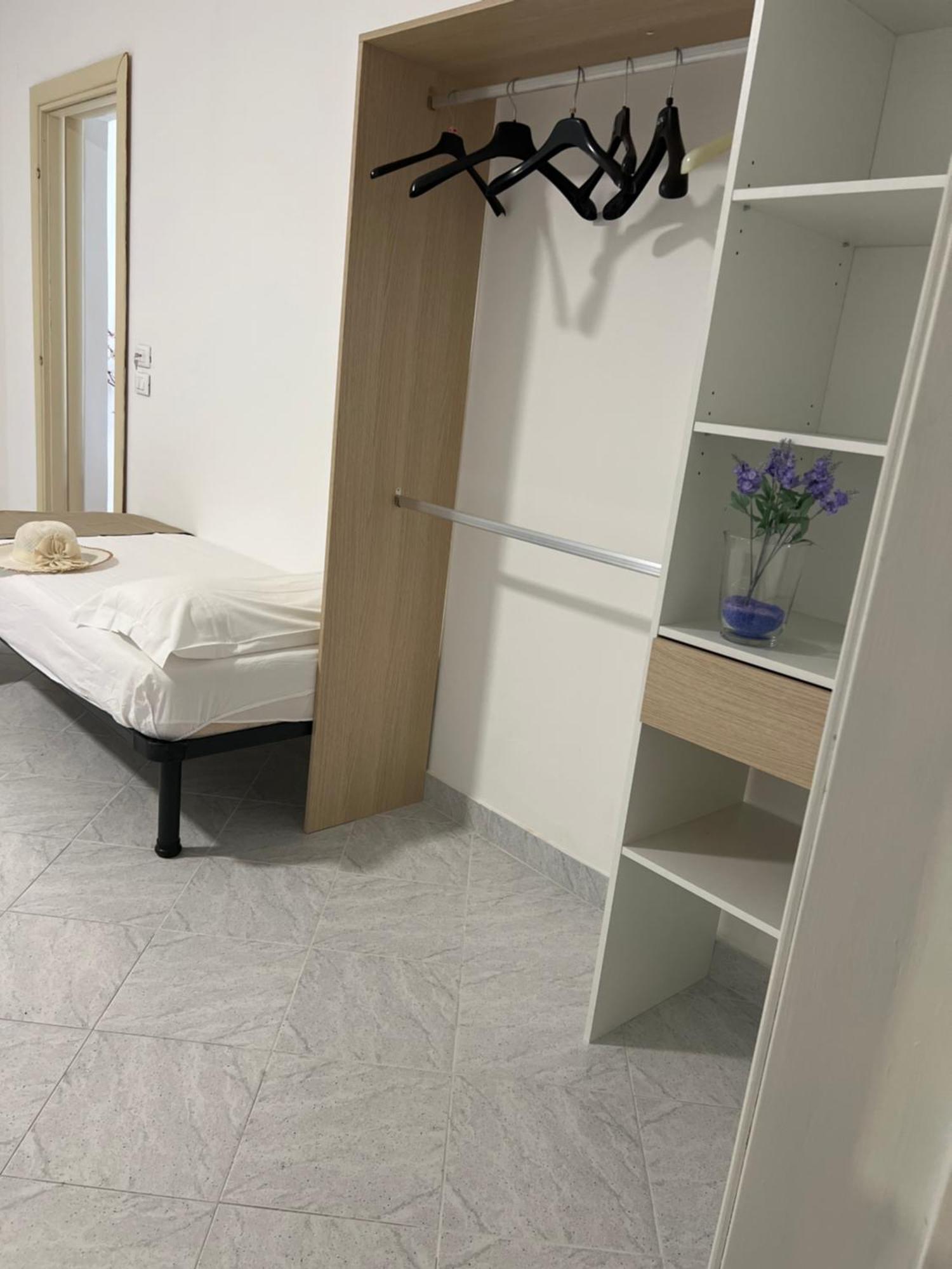 Villa Dolce Vita Rooms 卡斯泰卢佐 外观 照片