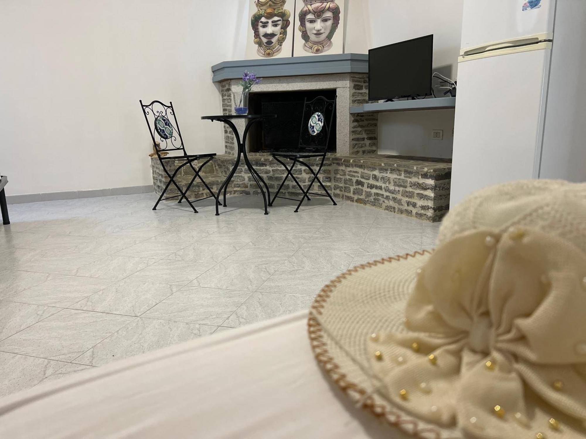 Villa Dolce Vita Rooms 卡斯泰卢佐 外观 照片